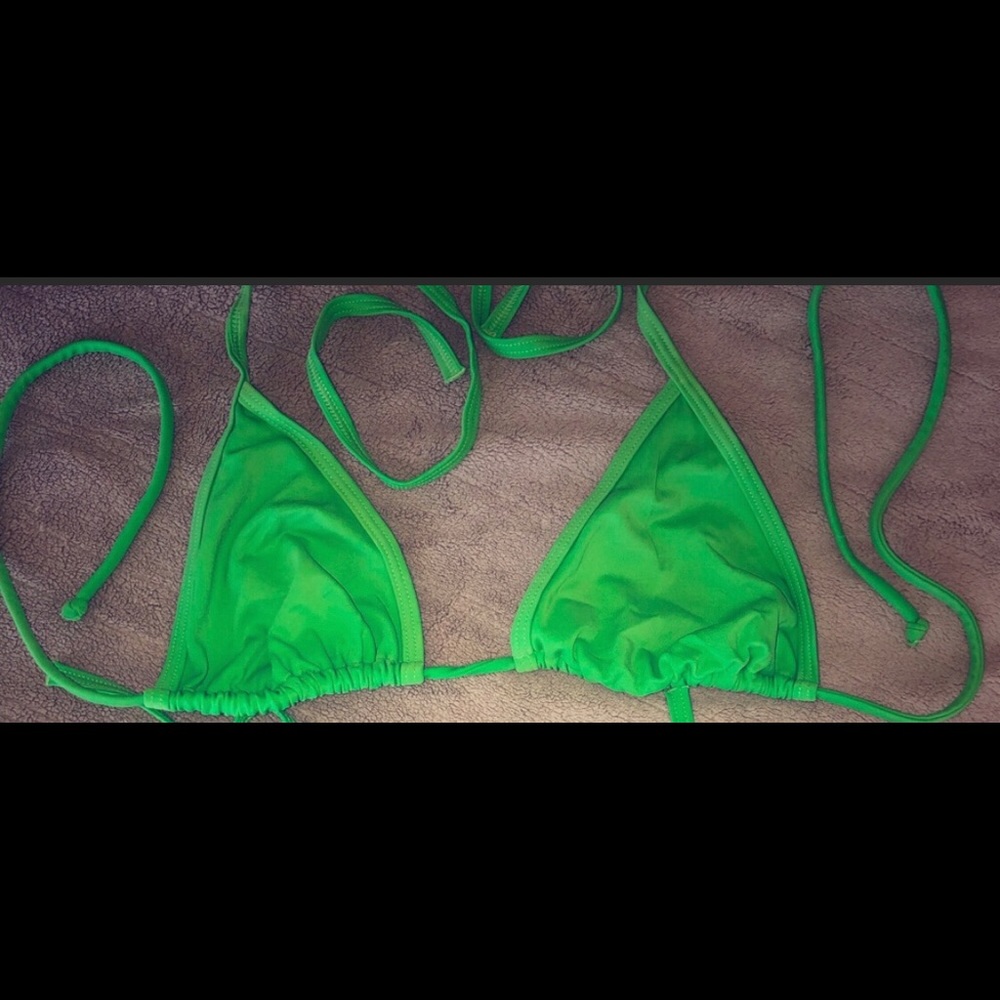 FINAL-Victoria’s Secret Green Triangle Top